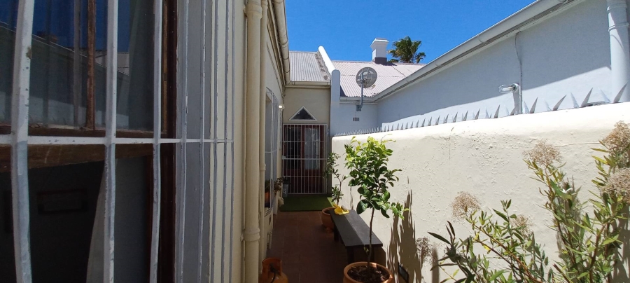 2 Bedroom Property for Sale in Woodstock Western Cape
